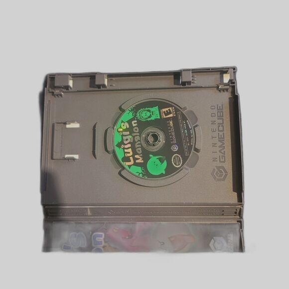 Luigi's Mansion for Nintendo GameCube and Backward Compatible Wii Models - Picture 2 of 5